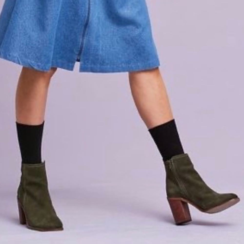 Seychelles olive green suede heeled size 7 boots, like new!